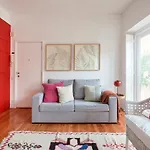 Sunny Renovated With Ac, By Timecooler Апартаменты Лиссабон