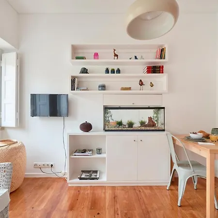 Sunny Renovated With Ac, By Timecooler Апартаменты Лиссабон