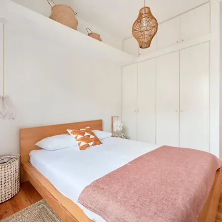 Sunny Renovated With Ac, By Timecooler Lägenhet