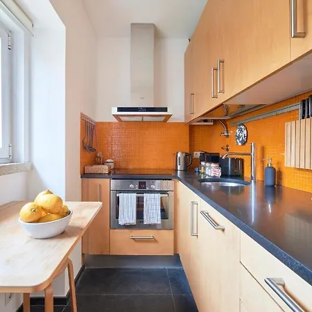 Sunny Renovated With Ac, By Timecooler Лиссабон