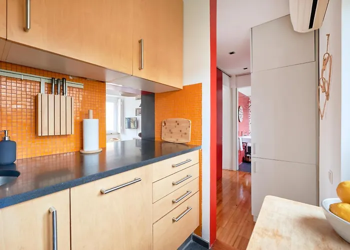 Sunny Renovated With Ac, By Timecooler * Lisboa